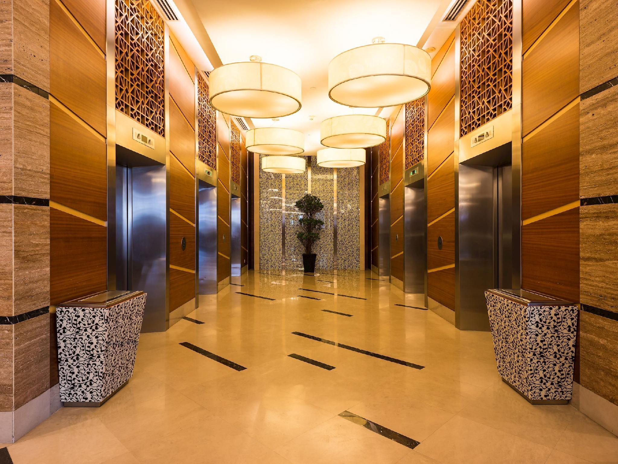 St Giles Gardens Hotel קואלה לומפור מראה חיצוני תמונה The elevator lobby